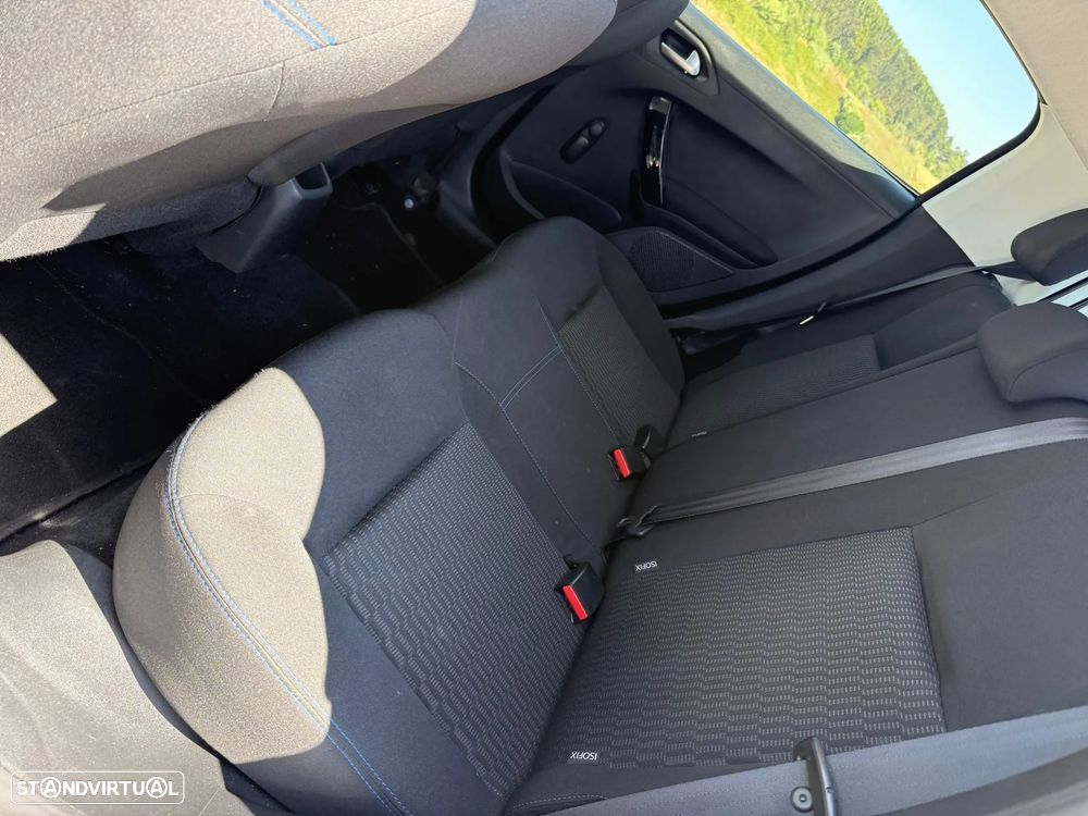 Peugeot 208 1.2 PureTech Signature - 19