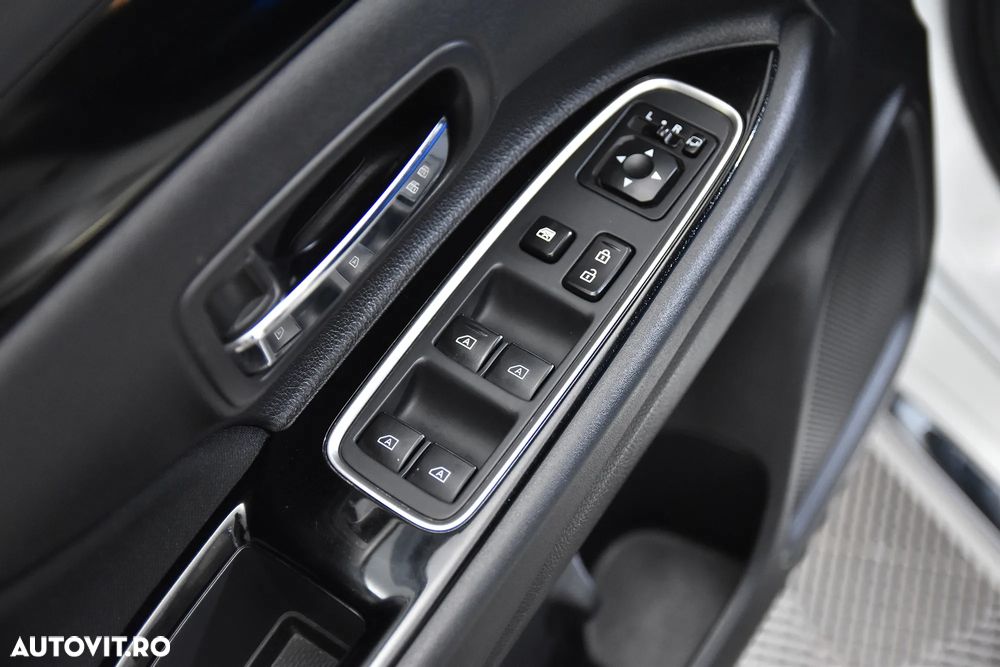 Mitsubishi Outlander - 14