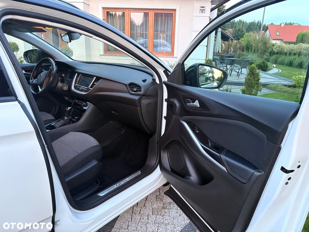 Opel Grandland X 1.2 T GPF Edition S&S - 11
