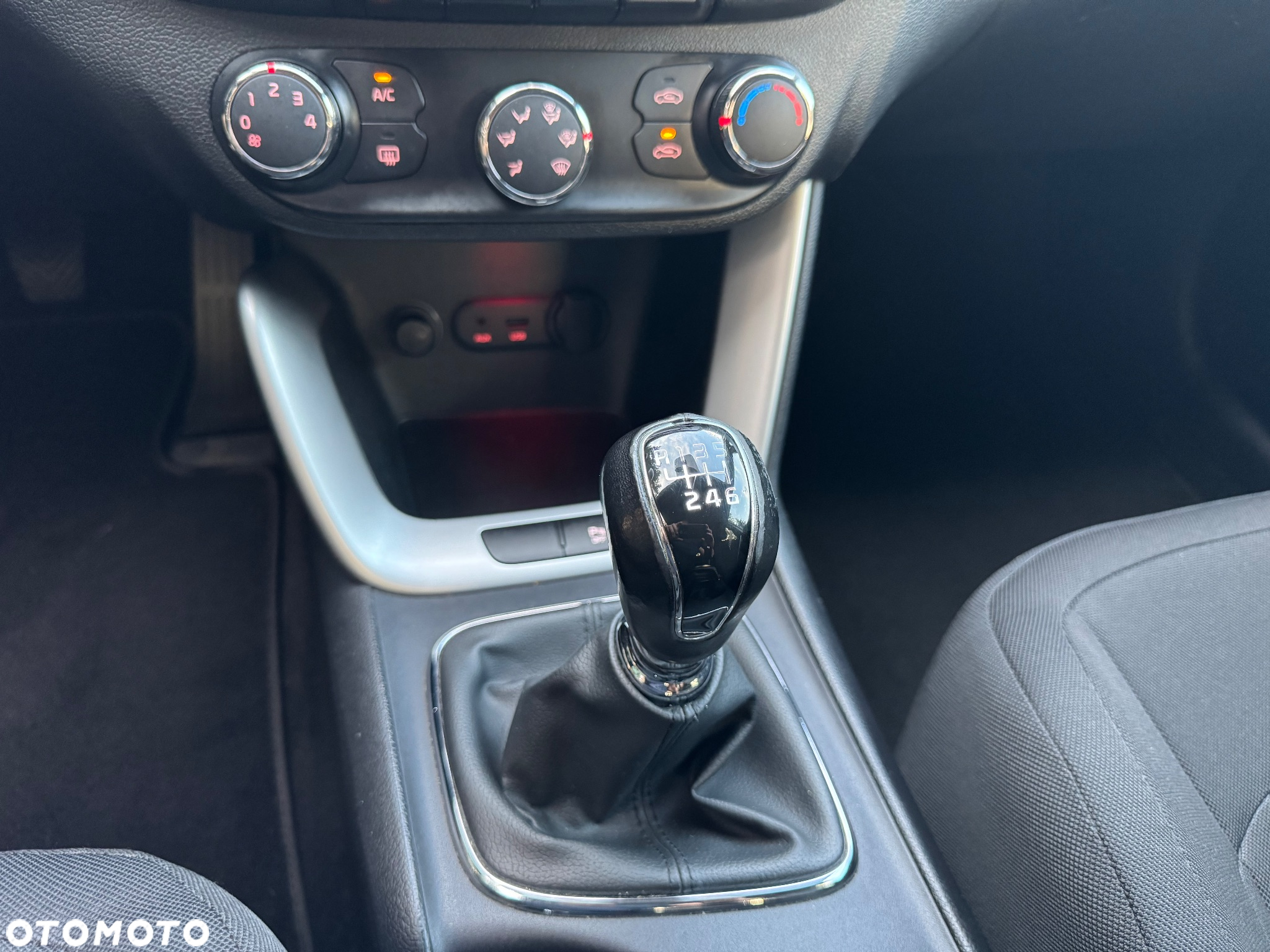 Kia Ceed - 16