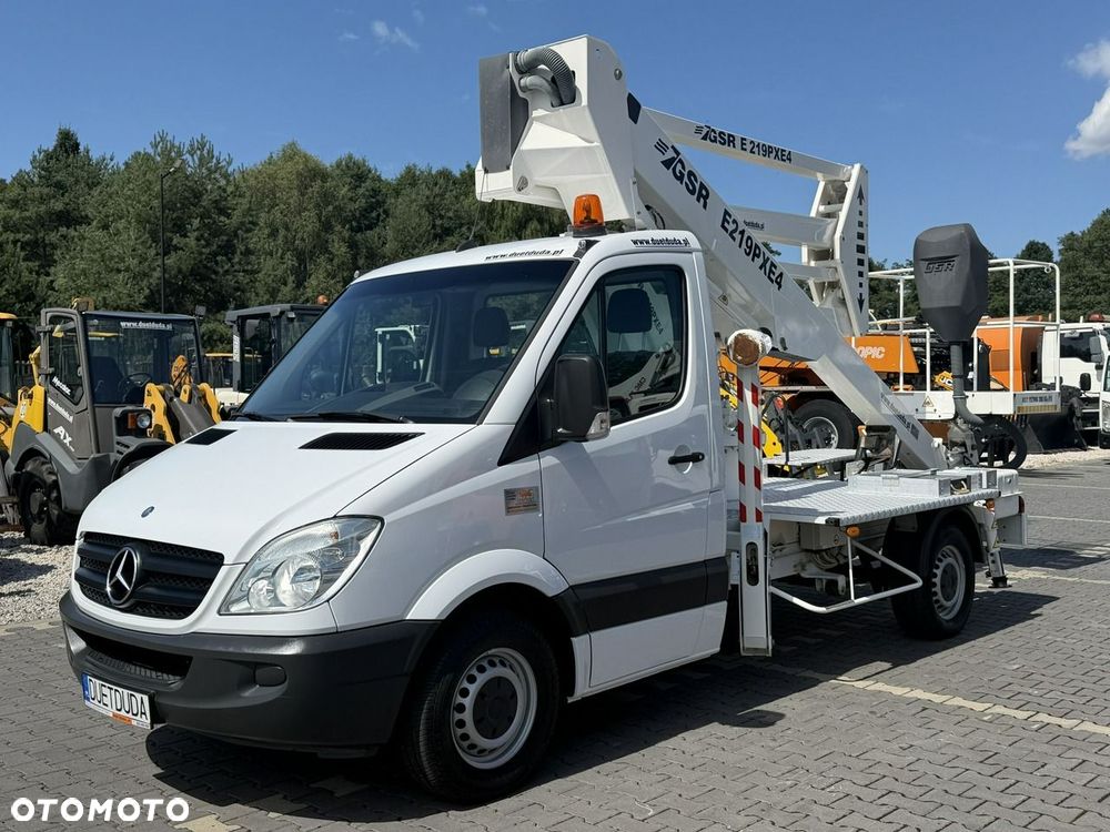 Mercedes-Benz Sprinter - 4
