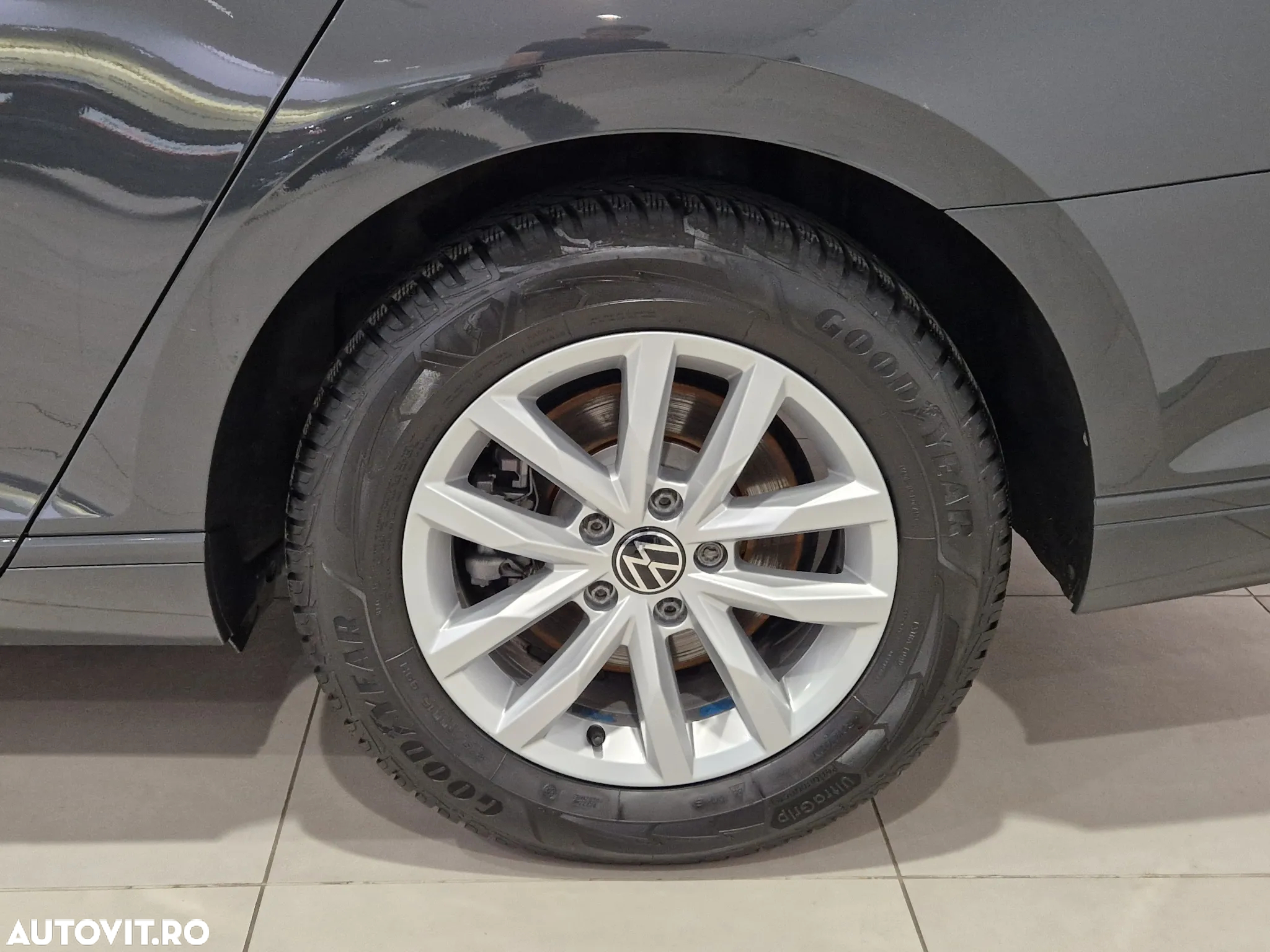 Volkswagen Passat 2.0 TDI DSG Comfortline - 10