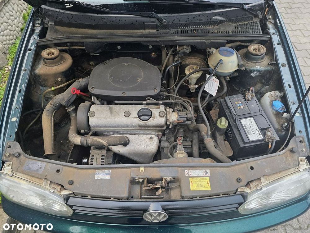 Volkswagen Golf 1.6 - 30