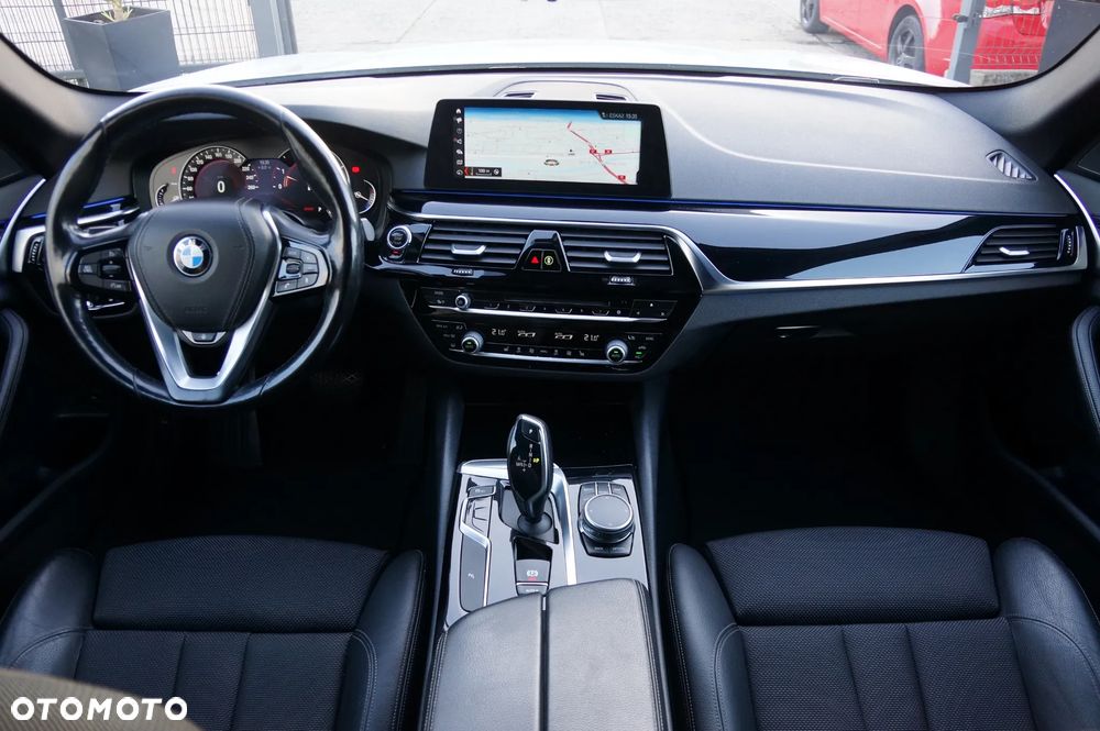 BMW Seria 5 520d xDrive Sport Line - 11