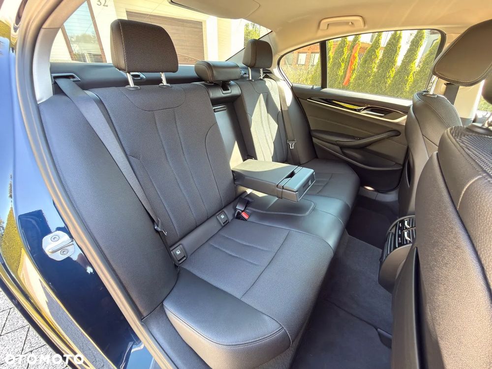 BMW Seria 5 520d Sport Line - 17