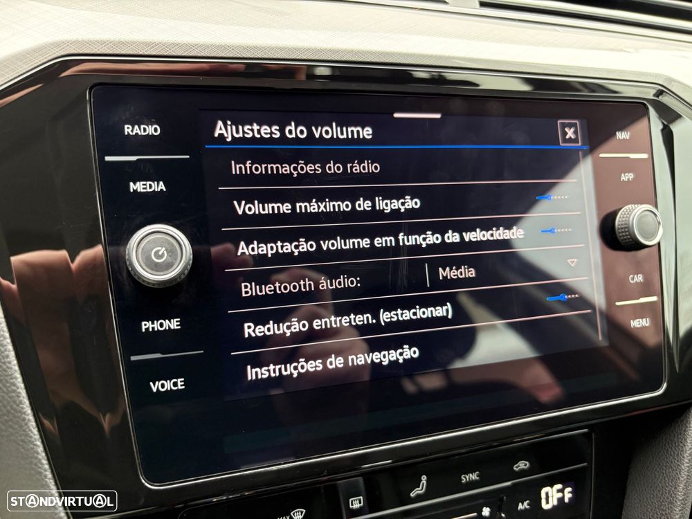 VW Passat Variant 2.0 TDi Elegance DSG - 44