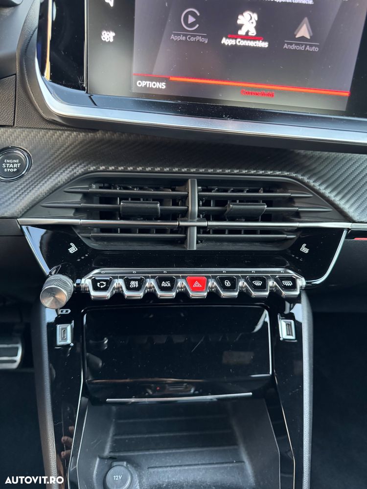 Peugeot 2008 PureTech 130 EAT8 GT - 11