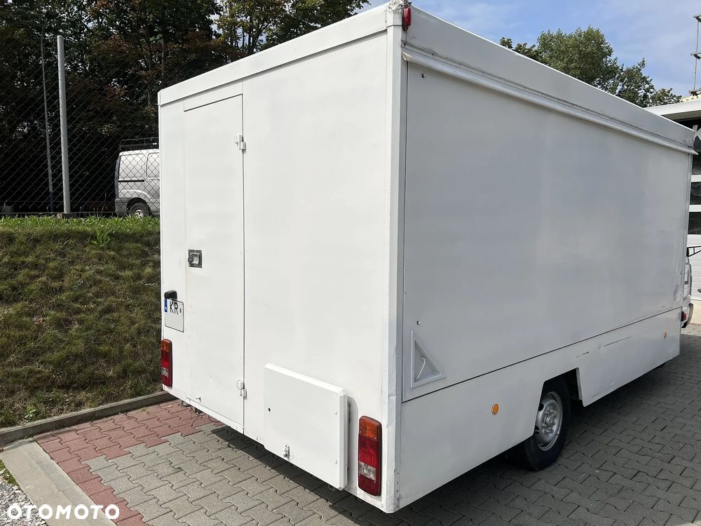 Mercedes-Benz MB100D - 7