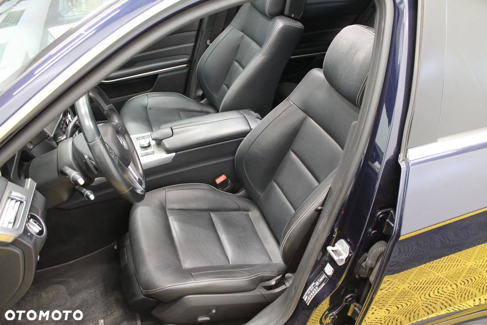 Mercedes-Benz Klasa E 300 T CDI DPF BlueEFFICIENCY 7G-TRONIC Avantgarde - 11