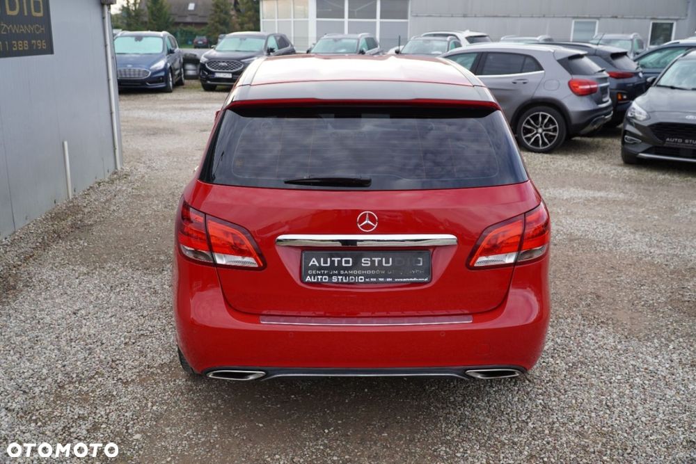 Mercedes-Benz Klasa B 180 UrbanStyle Edition - 28
