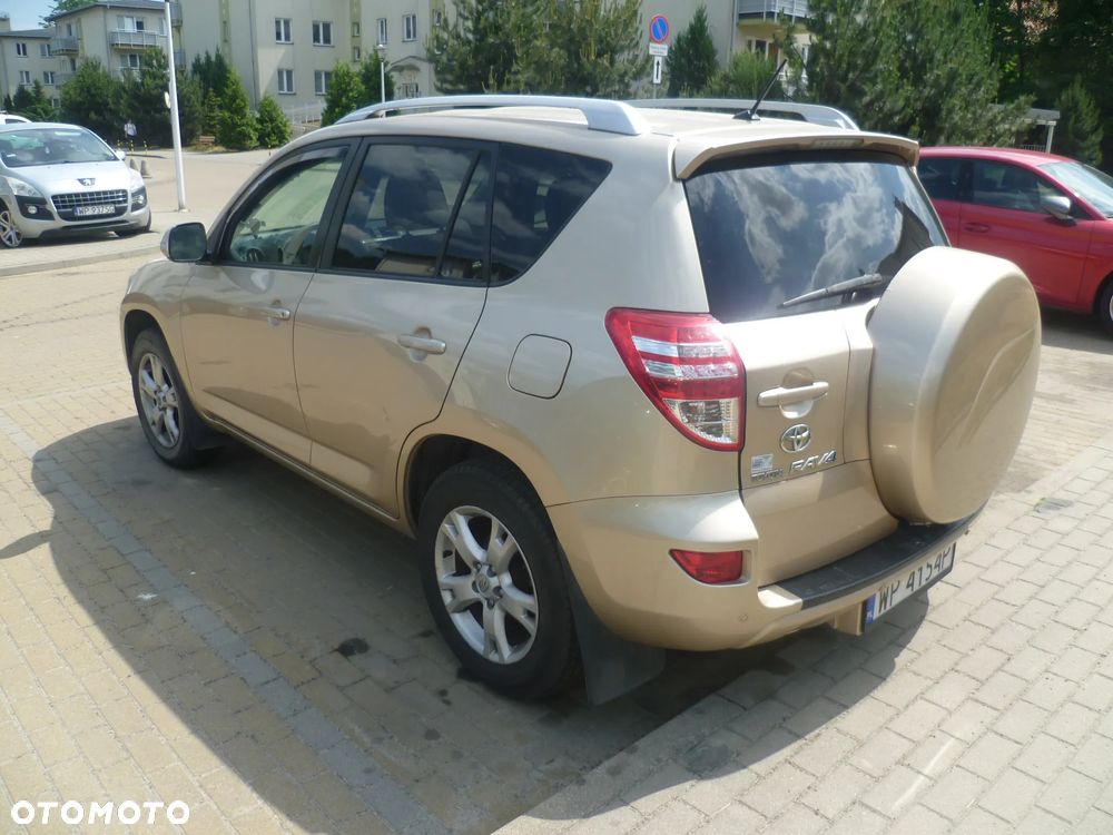 Toyota RAV4 - 4