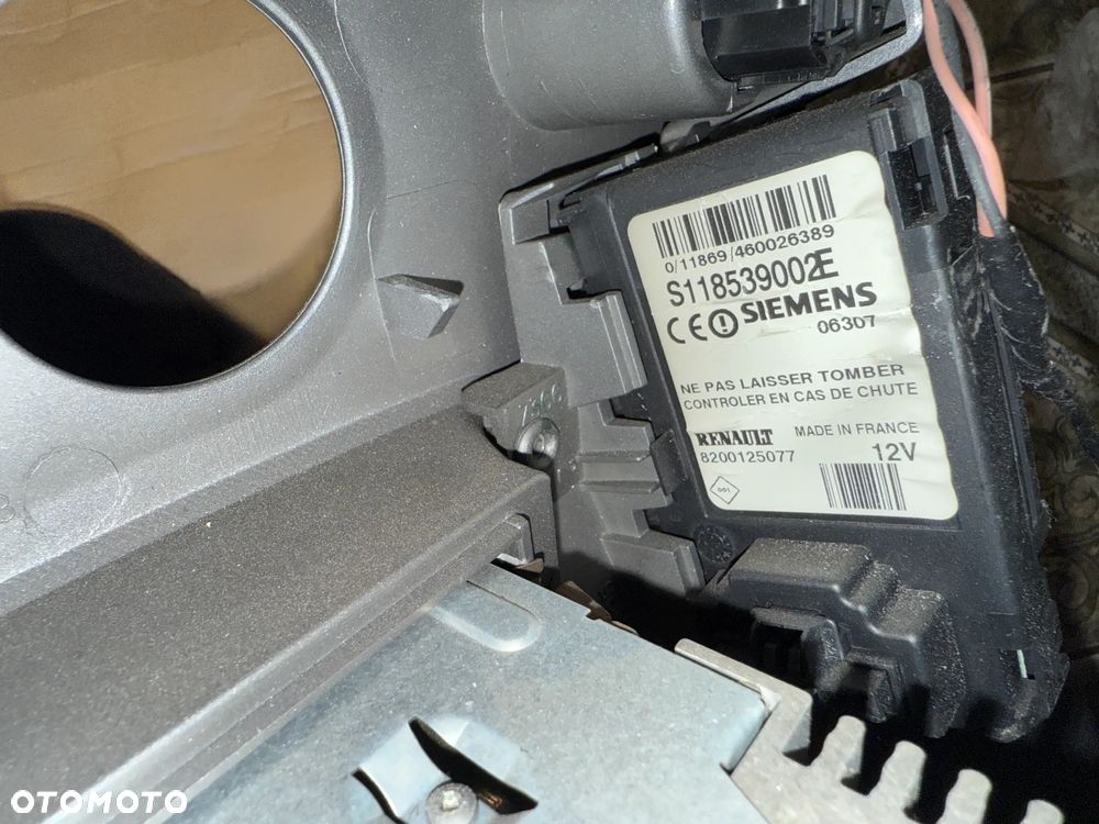 Konsola środkowa czytnik kart radio Renault Scenic II 8200140713  8200125077 OE - 5