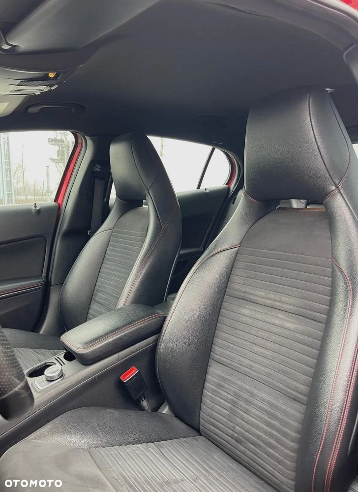 Mercedes-Benz GLA 200 7G-DCT AMG Line - 19