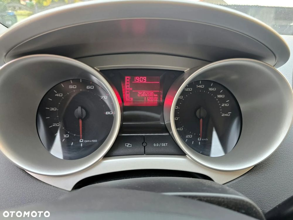 Seat Ibiza SC 1.6 16V Sport - 18