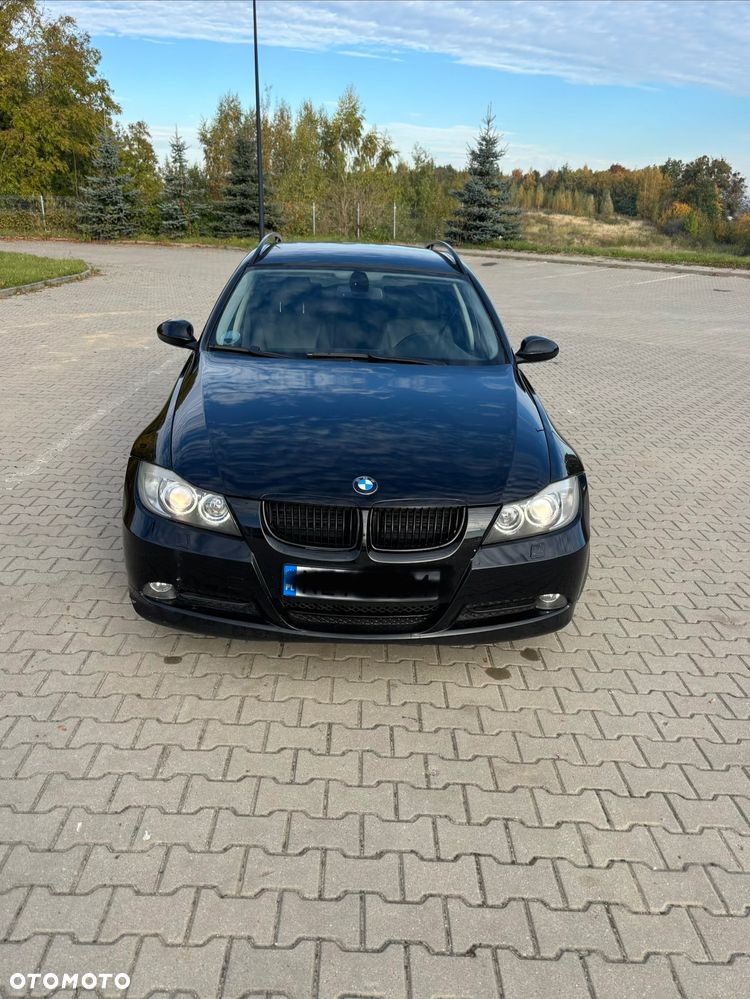 BMW Seria 3 318i - 1