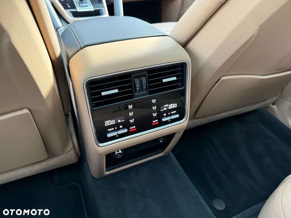 Porsche Cayenne Coupe Platinum Edition - 25