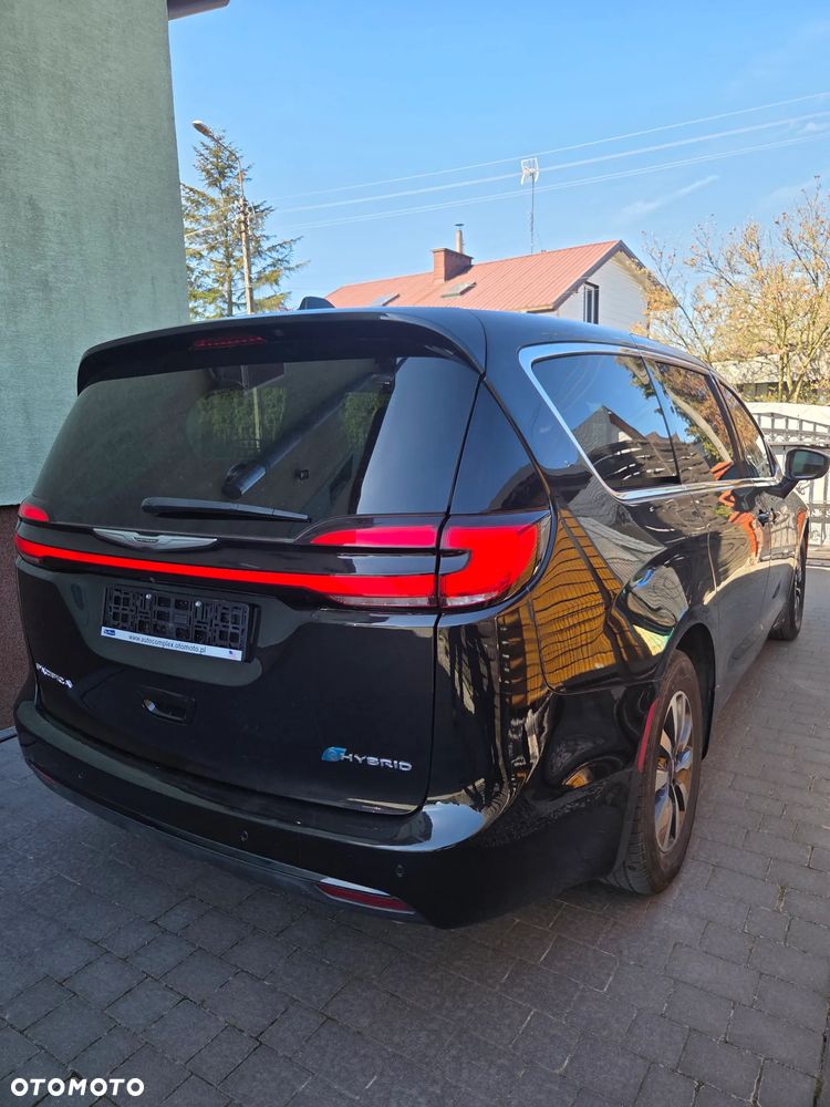 Chrysler Pacifica - 23