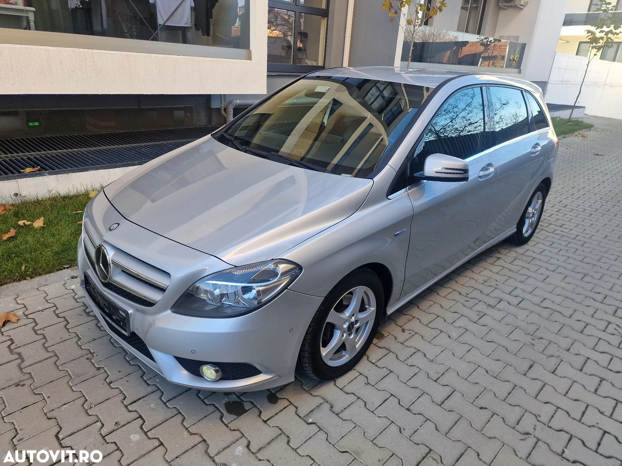 Mercedes-Benz B 180 (BlueEFFICIENCY) 7G-DCT - 15