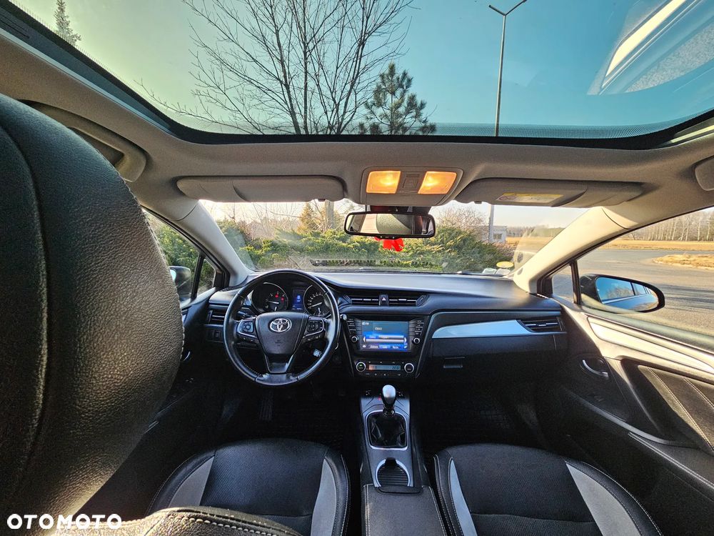 Toyota Avensis 2.0 D-4D Premium - 33