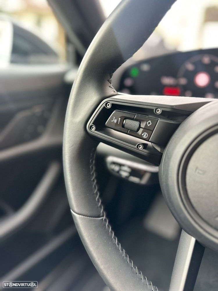 Porsche Taycan Cross Turismo 4S - 9