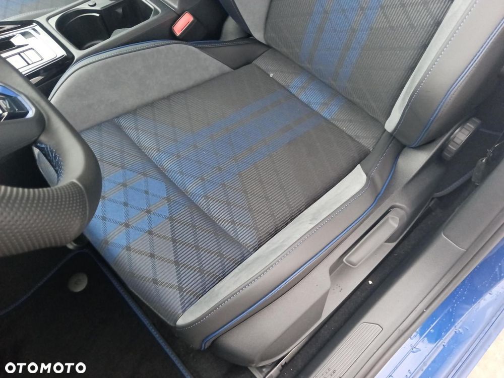 Volkswagen Golf - 16