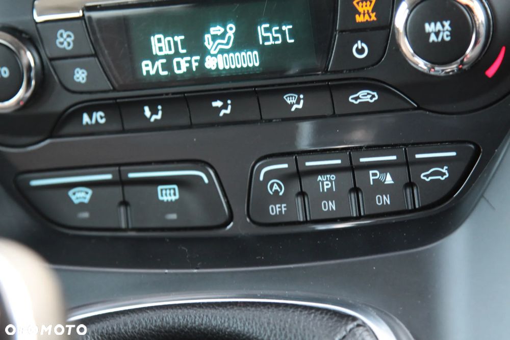 Ford Kuga 2.0 TDCi 2x4 Titanium - 21