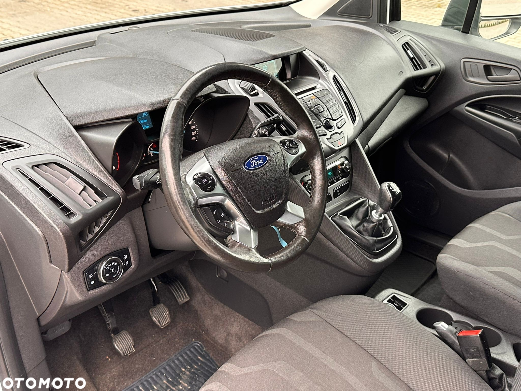 Ford Tourneo Connect Grand - 14