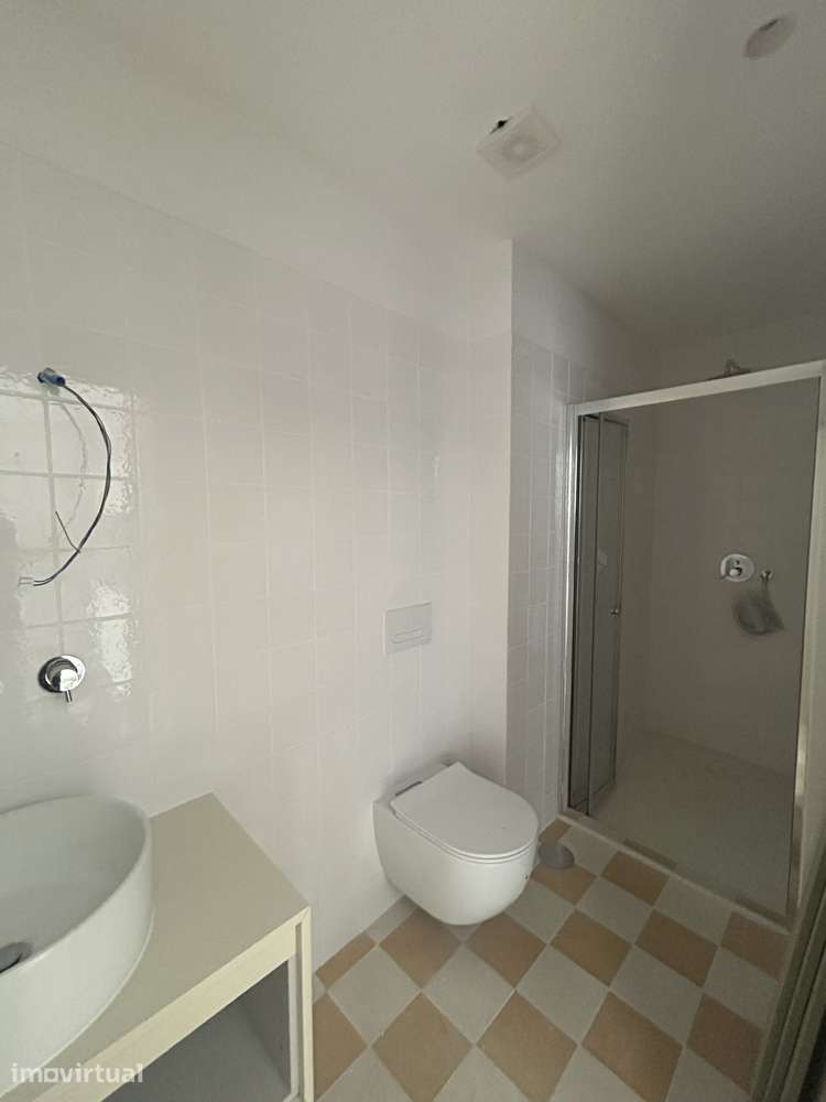 Apartamento T2 NOVO  c/ Terraço,Cozinha Equipada, no Centro de Braga! - Grande imagem: 5/12