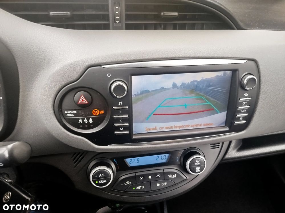 Toyota Yaris Hybrid 100 Active - 6