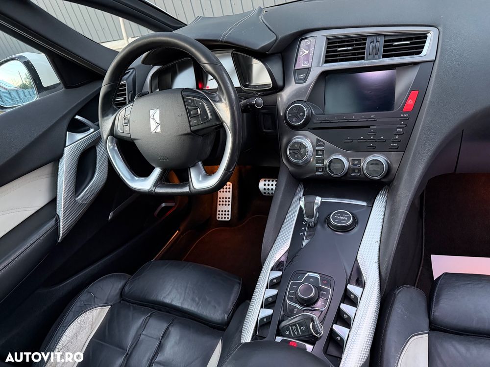 Citroën DS5 Hybrid4 EGS6 SportChic - 11