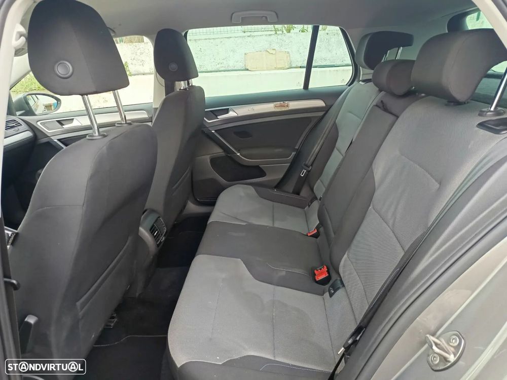 VW e-Golf AC/DC - 11