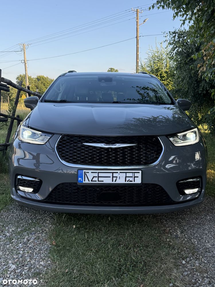 Chrysler Pacifica - 16