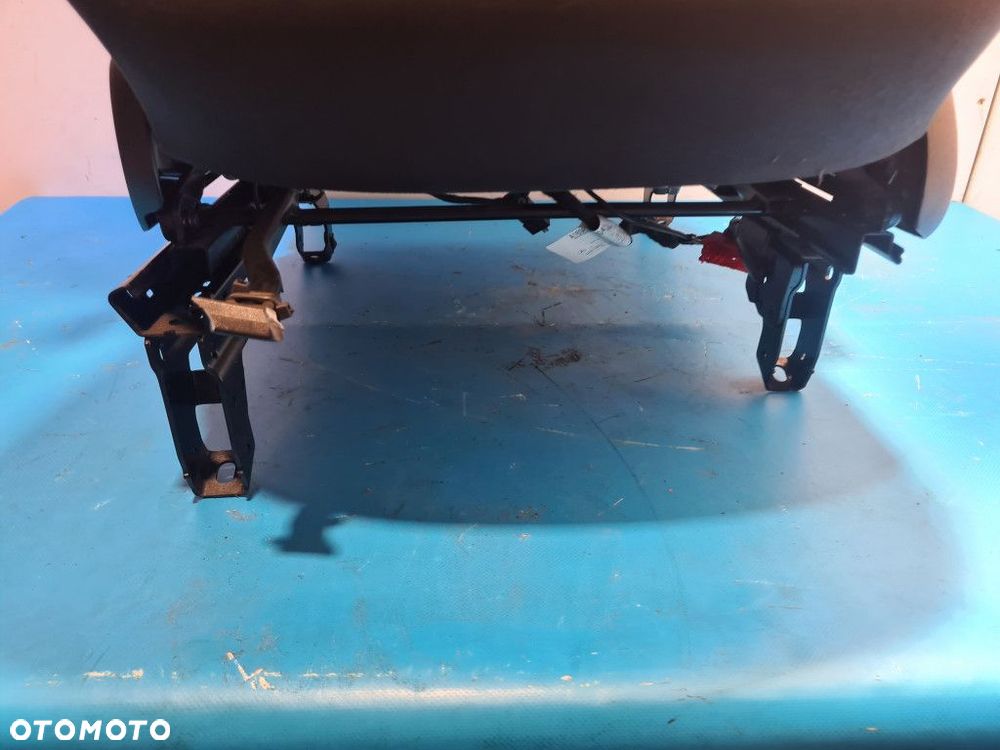 FOTEL KIEROWCY MERCEDES W169 - 5