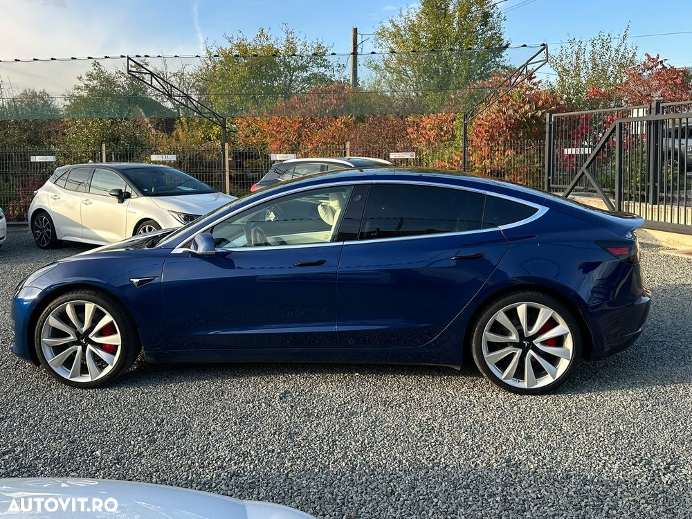 Tesla Model 3 - 5