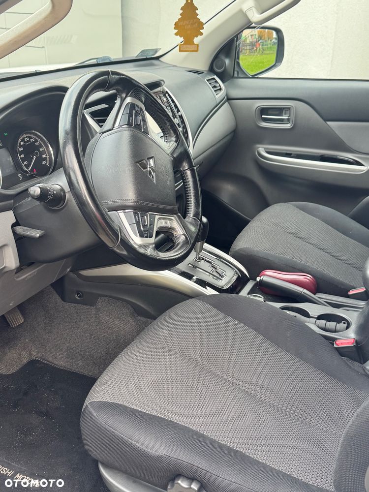 Mitsubishi L200 - 9