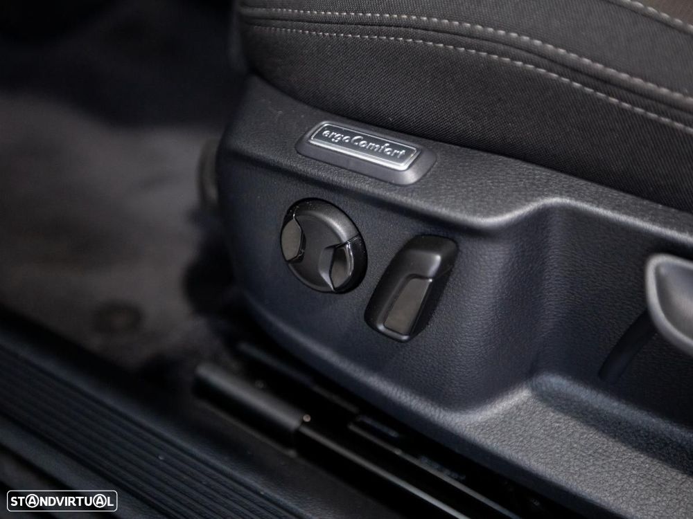 VW Passat Variant 2.0 TDi Business Package DSG - 14