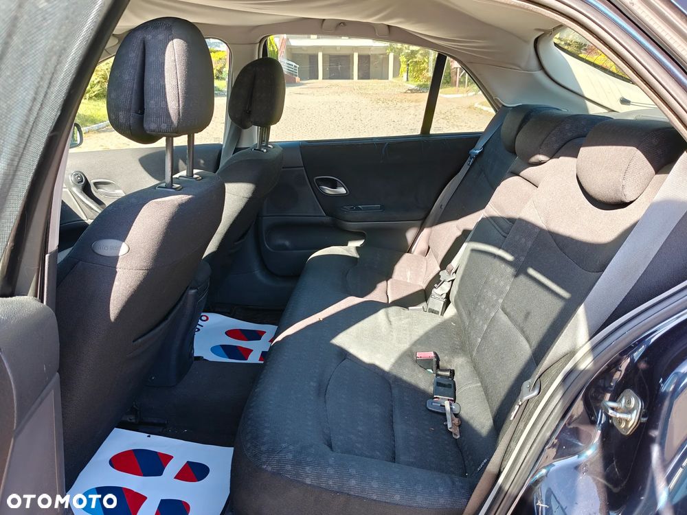 Renault Laguna 1.9 dCi Initiale - 8
