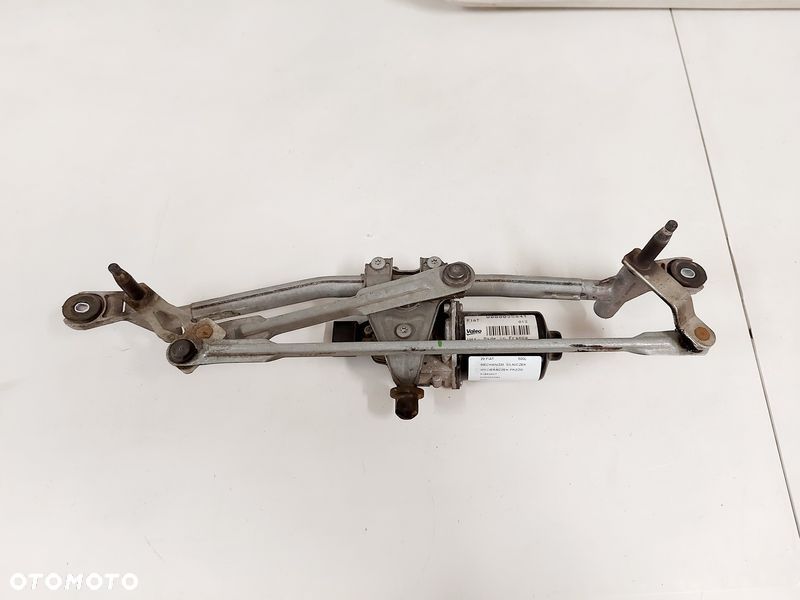 FIAT 500L MECHANIZM SILNICZEK WYCIERACZEK PRZÓD 51883727 W00003584 - 4