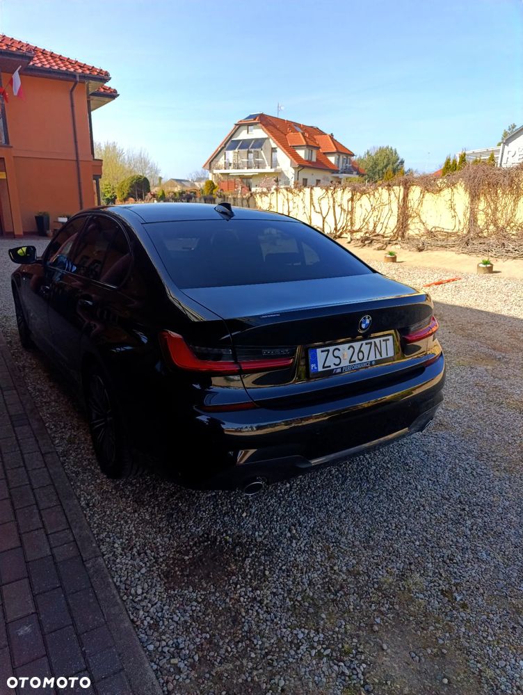 BMW Seria 3 318d M Sport - 4