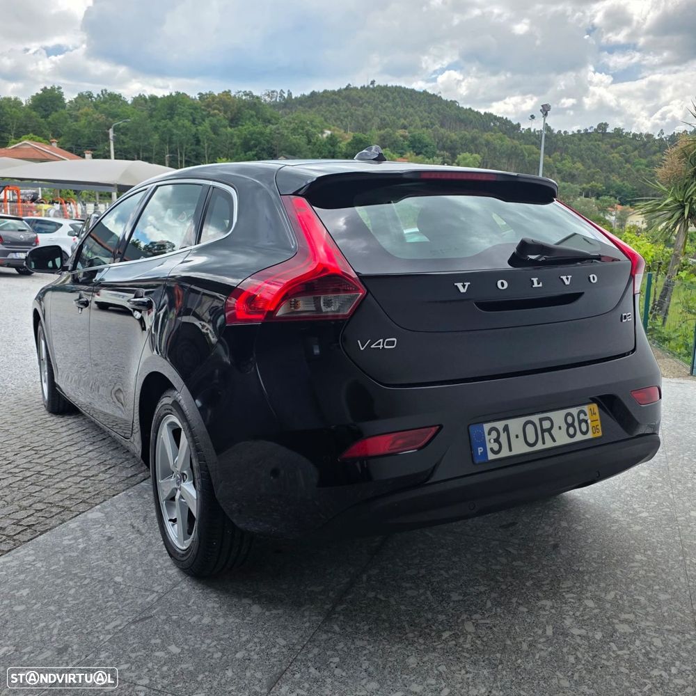 Volvo V40 1.6 D2 Momentum - 4