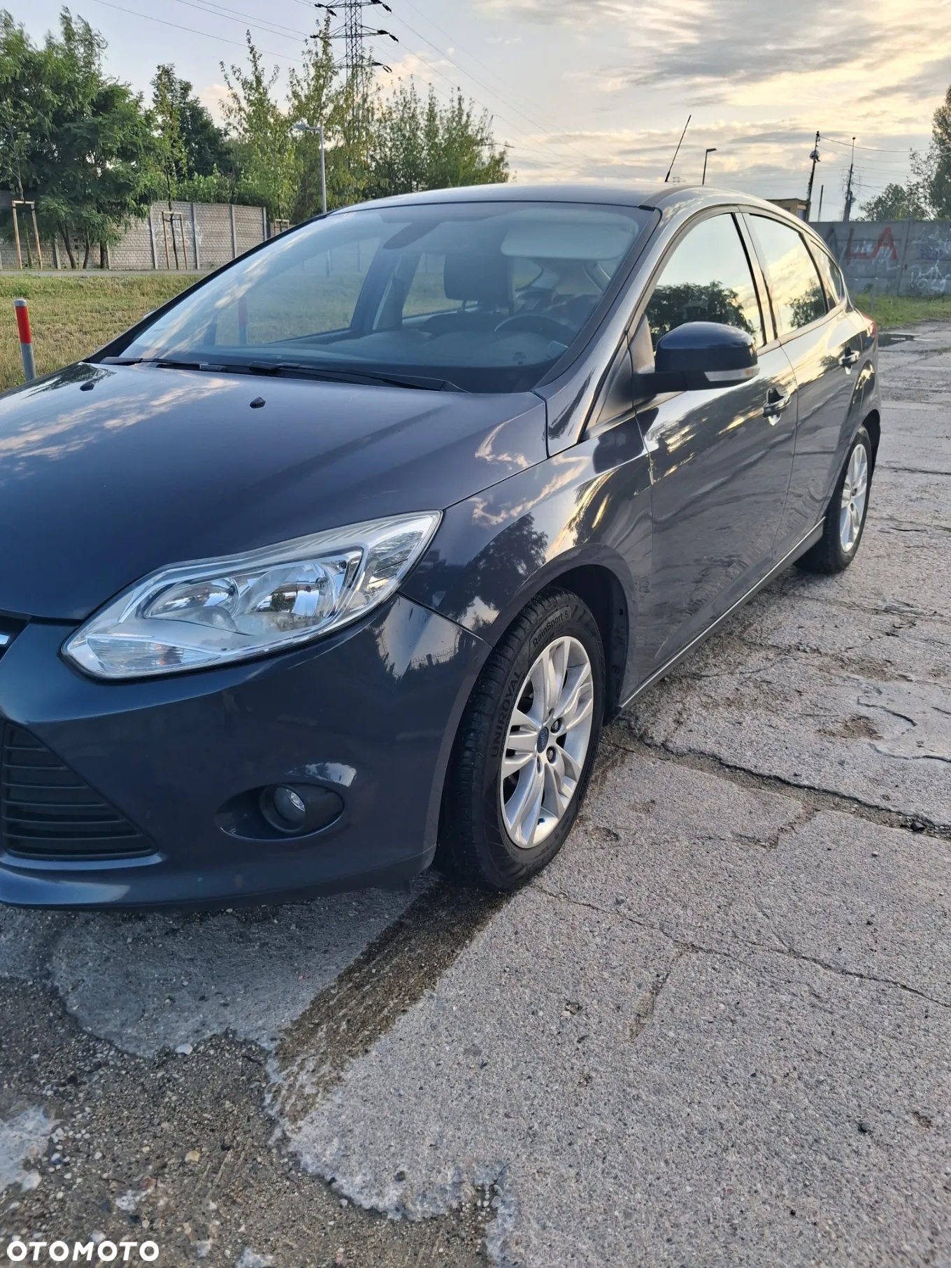 Ford Focus 1.6 Ambiente - 4