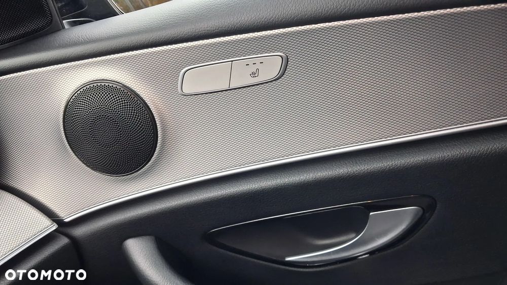 Mercedes-Benz Klasa E 220 d 4-Matic - 14