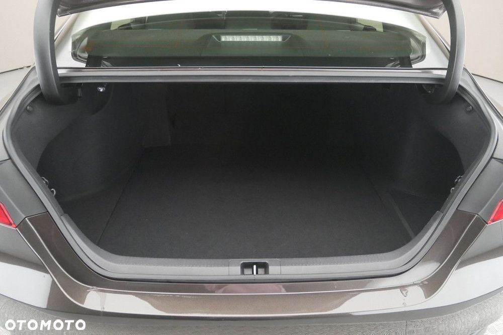 Toyota Camry 2.5 Hybrid Comfort CVT - 16