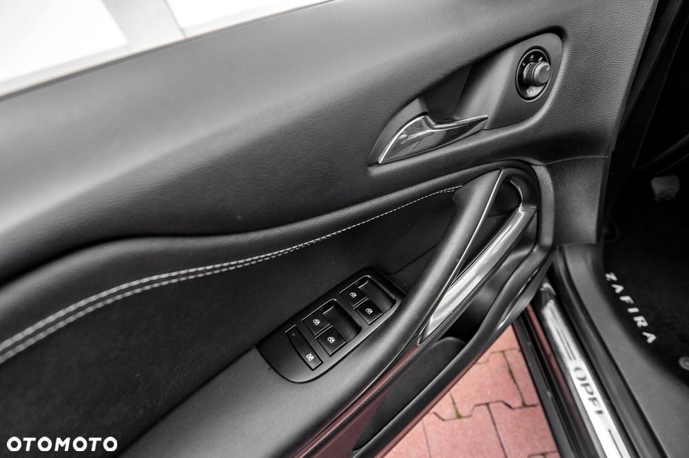 Opel Zafira 1.4 T Cosmo EU6 - 21