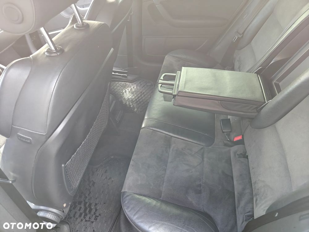 Audi A3 Sportback 2.0 TDI DPF quattro Ambition - 2