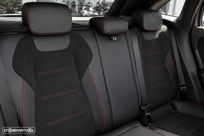 Mercedes-Benz GLA 250 e AMG Line - 16