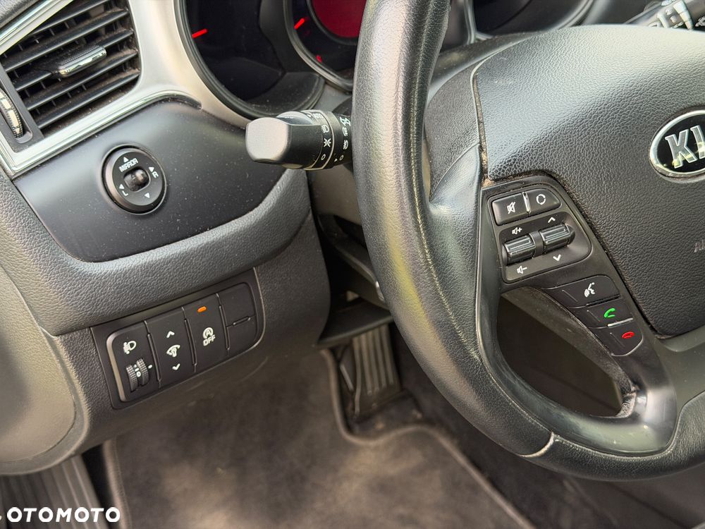 Kia Ceed 1.6 GDI ISG Platinum Edition - 29