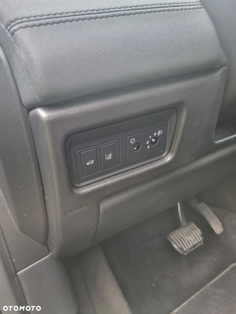 Land Rover Discovery Sport - 16