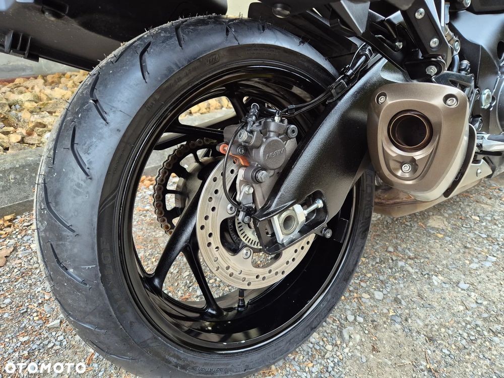 Suzuki GSX 1000 - 10