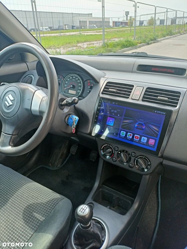 Suzuki Swift - 7